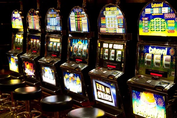 Customer support agent resolving account verification on magnum188 slot